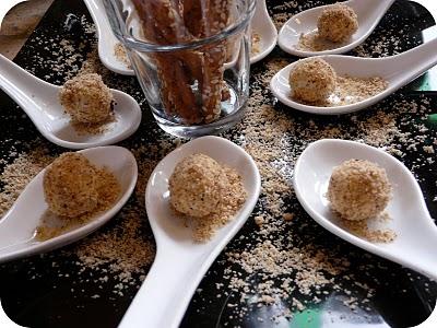 Bouchées croustitendres aux noisettes réalisées par mes filles pour le fête des mamans Bouchées croustitendres aux noisettes réalisées par mes filles pour le fête des mamans