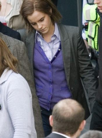 Emma Watson avec des rides pendant le tournage de King Cross mai 2010