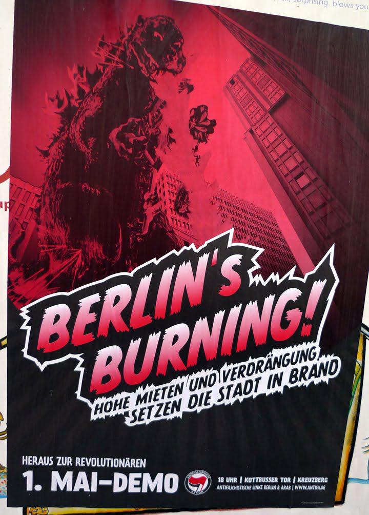 http://1.bp.blogspot.com/_UrIADoqoz2s/TAPyYXPeiLI/AAAAAAAAAO8/AVyF_J-KXuI/s1600/berlins+burning.jpg