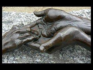 The-Welcoming-hands-Louise-Bourgeois