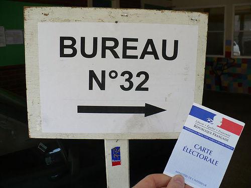 Réflexions sur la réforme des collectivités territoriales (1) bureau_de_votedc35dd