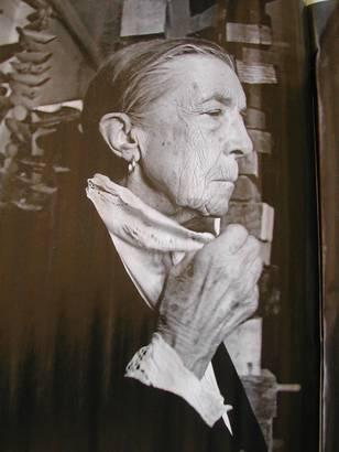 Louise Bourgeois – Sculpteur, peintre, graveur et plasticienne Franco-américaine – Eléments de biographie. L’œuvre dessinée ou peinte dscn2735.1275669180.JPG