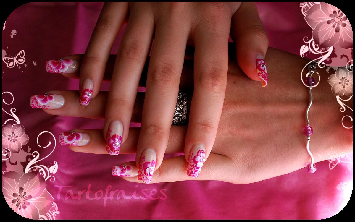 2eme Essai One Stroke... http://tartofraises.nailblogs.net/nailart/onestroke2/oneStroke2eme%20057.JPG