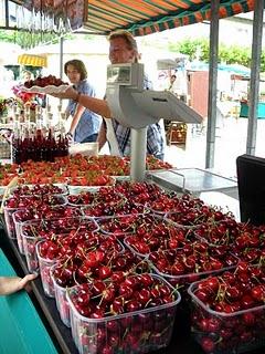 Pas De Cuisine Aujourd'hui...Mais Du Vélo Au Menu, et Une Cerise Baladeuse.....