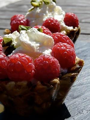 Tartelette croustillante au granola pour accompagner les framboises