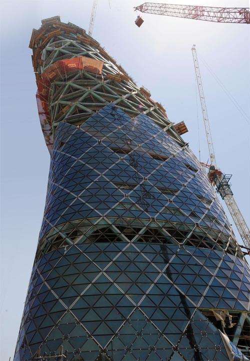 capital-gate-tower-architecture3