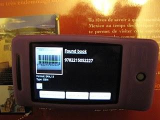 une bibliothécaire en librairie une bibliothécaire en librairie