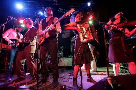 Arcade Fire sort de sa cabane au Canada arcade-fire-live.jpg