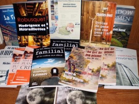 OLYMPUS DIGITAL CAMERA ALA : Les livres sont prêts à être expédiés à New York, aux États-Unis