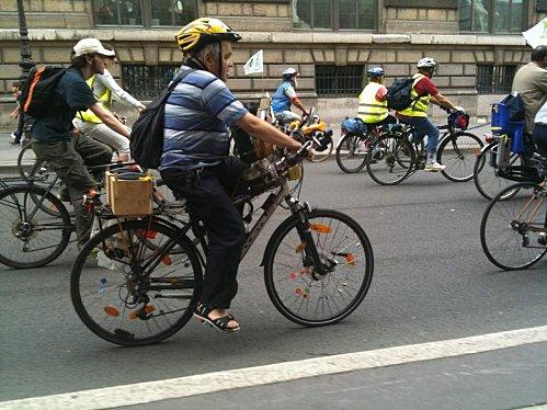 le cycliste avec sa sono cyclisme-0739.JPG