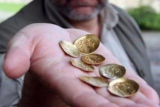 Bulgarie: des archéologues découvrent un trésor de pièces d'or