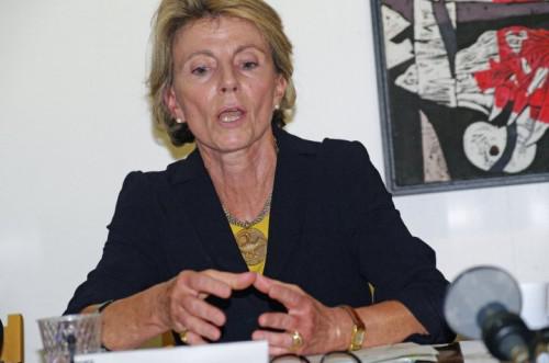 Isabel Rochat aux Pâquis et VIVRe chez la Constituante 31832_434734736795_236413916795_5815750_5192597_n.jpg