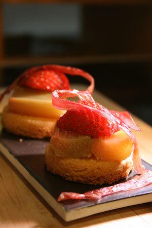 Palet breton, rhubarbe et fraises IMG_1321