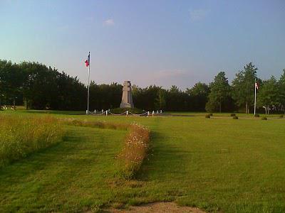 Monument du 11 mai 1945 à Bouvron Monument du 11 mai 1945 à Bouvron