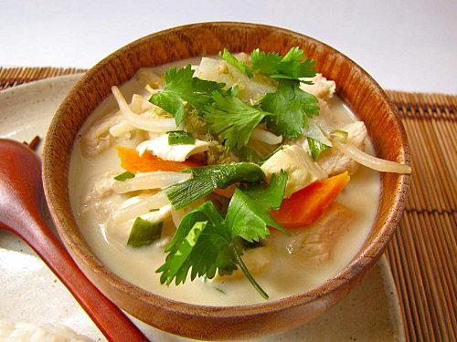 CURRY VERT DE POULET AU LAIT DE COCO Poulet-coco-cacahu-tes 5009