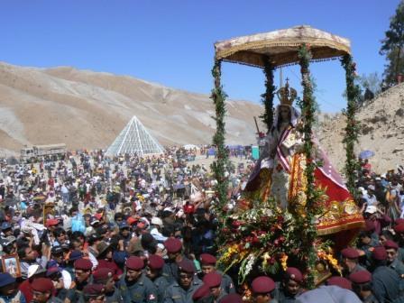 Voyage et Tourisme au Pérou – Procession de la Vierge de Chapi, Aréquipa, Pérou 