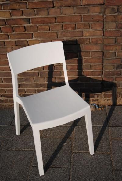 Charity Chair par le studio Group A, blog-espritdesign.com Charity Chair par le studio Group A, blog-espritdesign.com