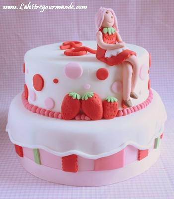 Le gâteau Charlotte aux fraises