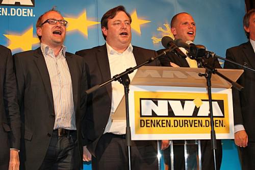 DE WEVER-DI RUPO ET MAINTENANT 500_0_KEEP_RATIO_SCALE_CENTER_FFFFFF