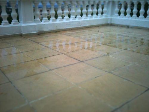 Quand il pleut à grosses larmes, Planète Mars devient une... Quand il pleut à grosses larmes, Planète Mars devient une...