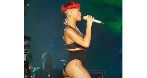 Drake en rajoute une couche sur sa relation avec Rihanna