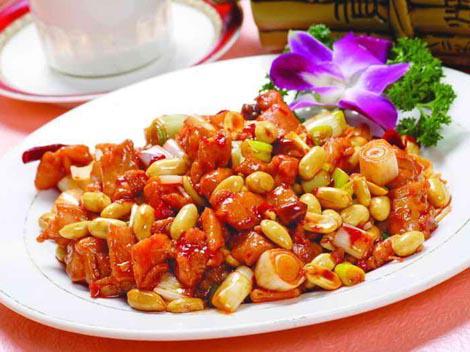 Mes plats préférés http://kaleidoscope.cultural-china.com/chinaWH/upload/upfiles/2009-12/24/story_about_gongbao_jidingdb9caebc96ad6f8f538d.jpg