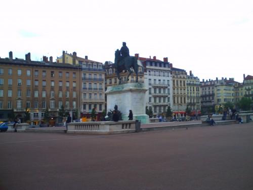 Sur la place lyon 28 mai 2010 002 HF (13).jpg