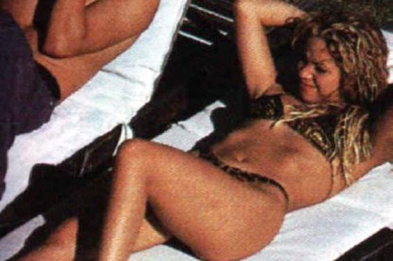 shakira8 Retrospective de Shakira en mode Sexy Girl