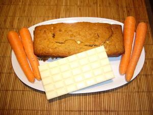 Cake aux carottes et pépites de chocolat blanc