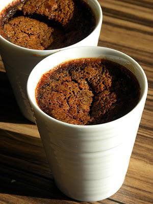 Petits pots de crème au chocolat au poivre rose Petits pots de crème au chocolat au poivre rose