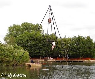 Installation Tripode en première partie de la Ballade de Cirque du festival Solstice