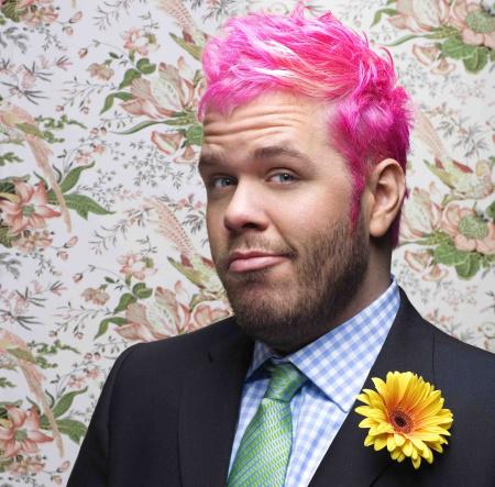 Le célèbre blogueur américain Perez Hilton craque pour « notre » Christophe Willem ! Perez Hilton blogueur aime Christope Willem