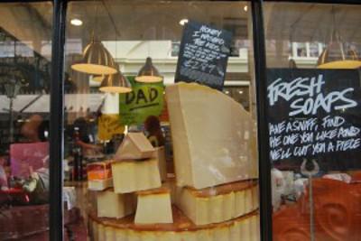 Lush : une vitrine alléchante lush fromages.jpg
