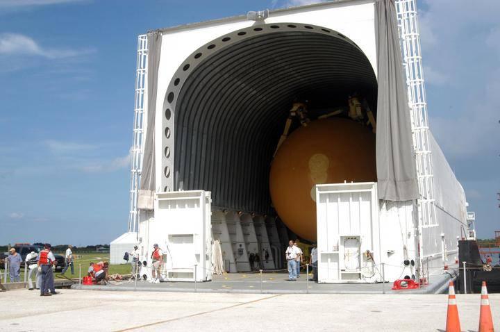 Comment la NASA prépare la navette Discovery au lancement