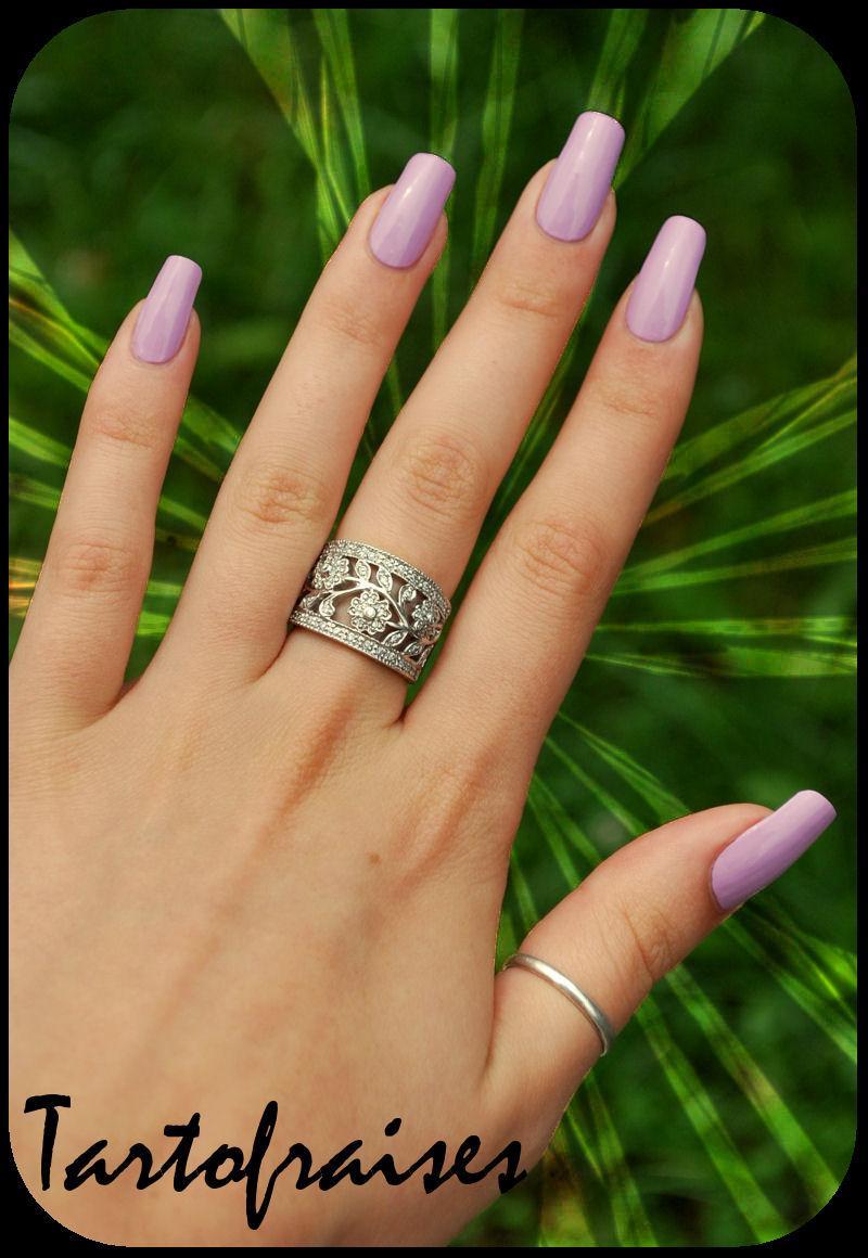 Orly - Lollipop http://tartofraises.nailblogs.net/orly_lollipop/orly_lollipop%20023.JPG