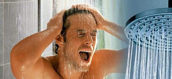 homme sous douche2 Dans ma trousse de toilette cette semaine