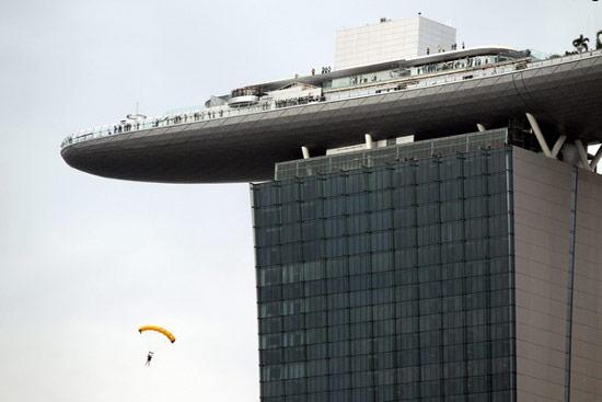 La piscine la plus haute, la plus belle, la plus impresionnante du monde. pool2