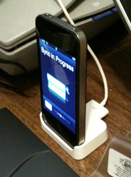 Le dock de l’iPhone EDGE compatible iPhone 4