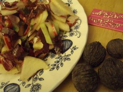 Salade de radis roses à la laitue de mer et à la pomme Salade de radis roses à la laitue de mer et à la pomme