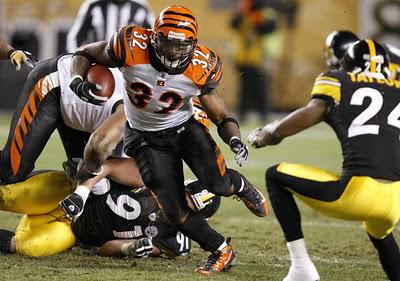 Les Miettes du Mercredi: Cedric Benson, Flozell Adams et plus... Les Miettes du Mercredi: Cedric Benson, Flozell Adams et plus...