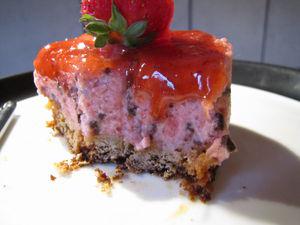 Mousse à la fraise sur un sablé breton IMG_3002