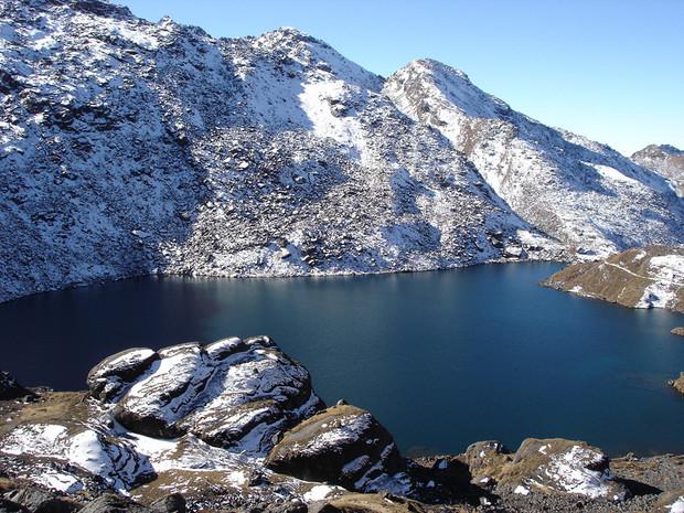 Le lac de Gosaikund, Népal Le lac de Gosaikund, Népal