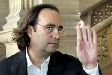 Ouf ! Nicolas Sarkozy ne sera pas le «maître du Monde»… xavier-niel.1277870523.jpg