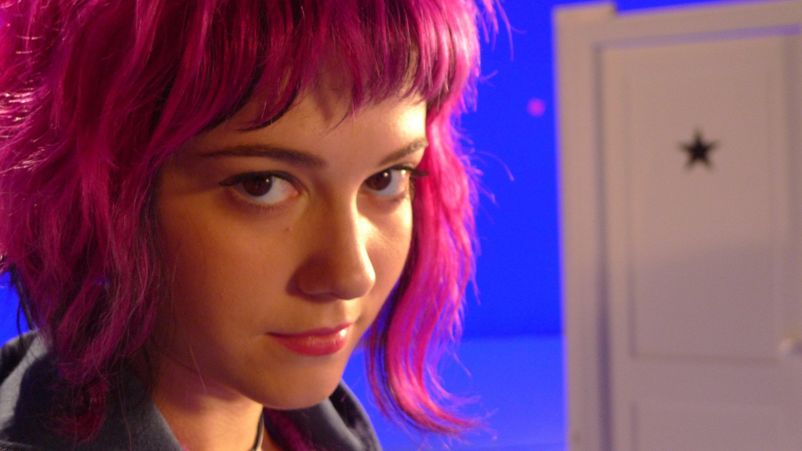 http://images2.fanpop.com/images/photos/7700000/Mary-Elizabeth-Winstead-as-Ramona-Flowers-in-Scott-Pilgrim-vs-The-World-mary-elizabeth-winstead-7743435-2560-1440.jpg
