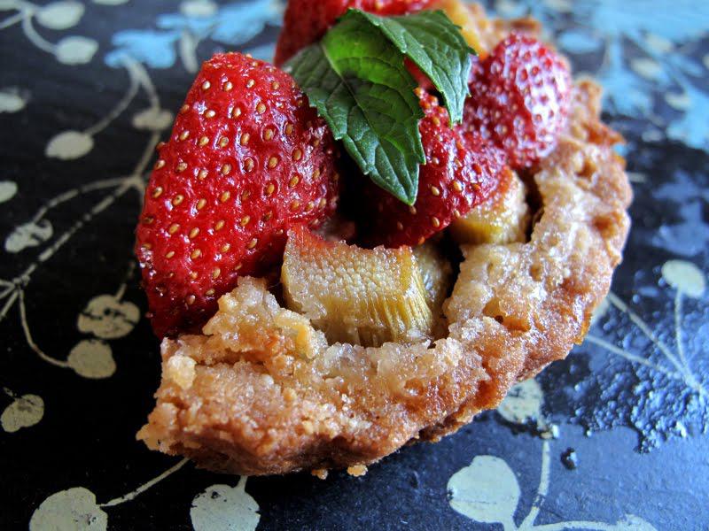 La rhubarbe , j'adore et vous ?? récapitulatif des vos recettes La rhubarbe , j'adore et vous ?? récapitulatif des vos recettes