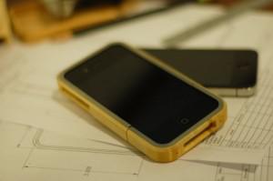 etui-bambou-iphone Un étui en bambou pour votre iPhone 4