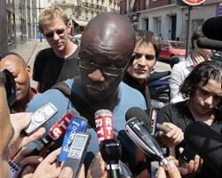 Lilian Thuram demande l’exclusion à vie de Patrice Evra en équipe de France ! Lilian Thuram demande l’exclusion à vie de Patrice Evra en équipe de France !