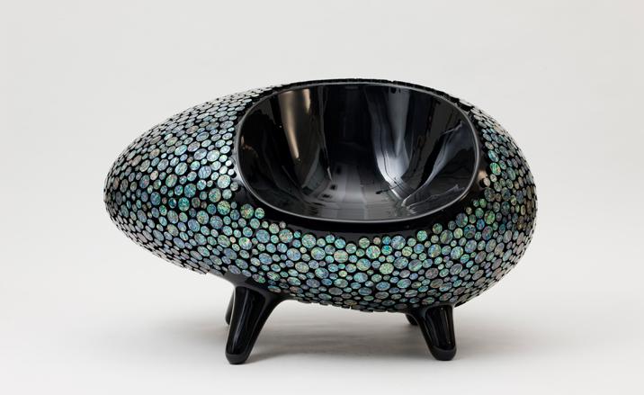 Octopus Chair, by Sam Woong Lee, 2010. Mother-of-pearl work in the Korean tradition on a contemporary form. Courtesy of Gallery Seomi, Seoul Design Miami, Design’art trop rare