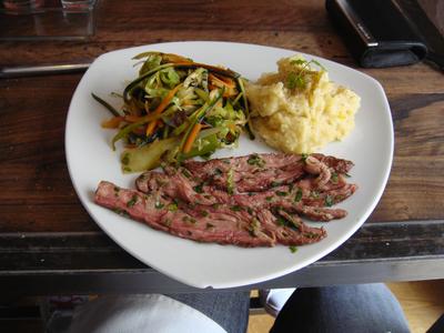 20100530 Le Vin%28gt%29 deux Brunch 03 boeuf puree (ChrisoScope) 20100530 Le Vin%28gt%29 deux Brunch 03 boeuf puree Brunch au Vin(gt) deux, rue Desnouettes (ChrisoScope)
