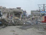 Ruines de bâtiments effondrés dans les rues Haïtiennes- JPEG - 46.5 ko